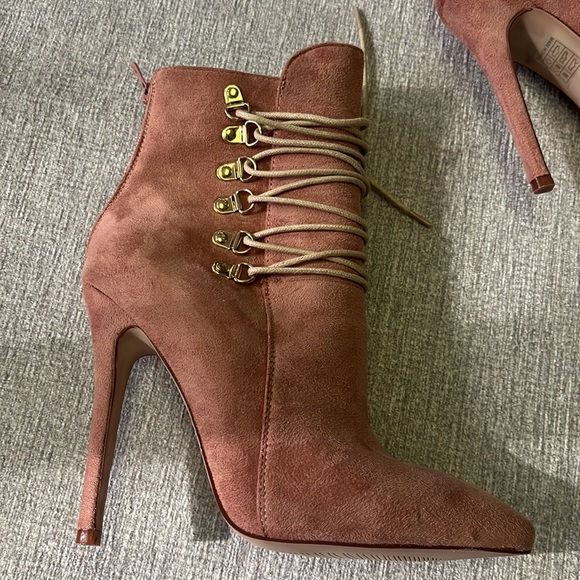 Suede boots - Picture 6 of 7